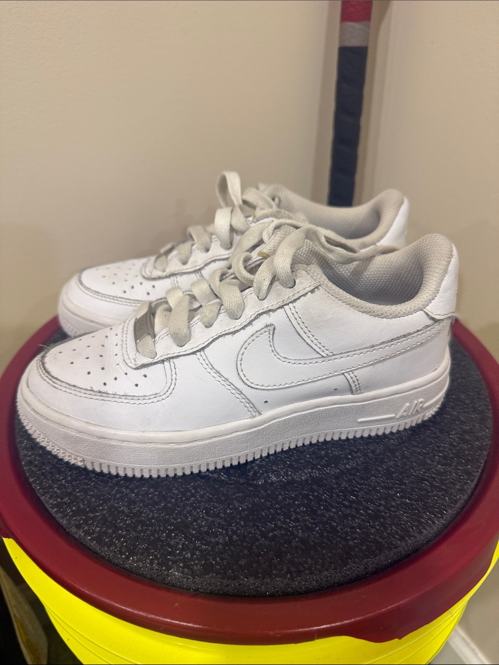 Nike White Kids Low-Top Sneakers with Swoosh